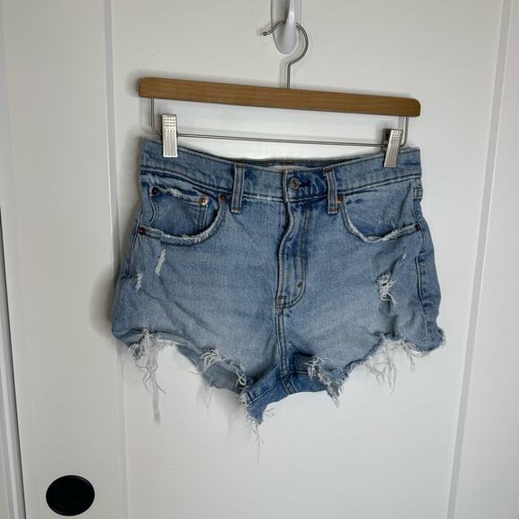 Abercrombie & Fitch The Mom Short Curve Love Mid Rise Cut Off Denim Shorts 27/4 - Picture 2 of 6